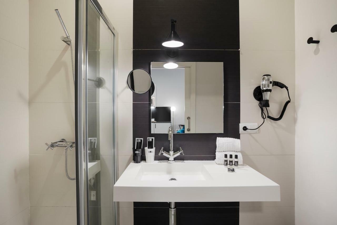 Apartamentos One Shot Conde De Torrejon Siviglia Esterno foto